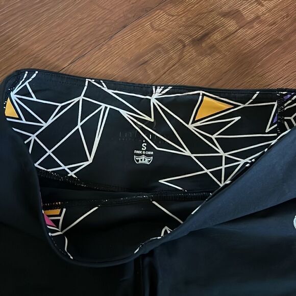 Like New Leggings - Knee Length - Size Small Infinity Sports Pants - Women’s - Picture 2 of 3